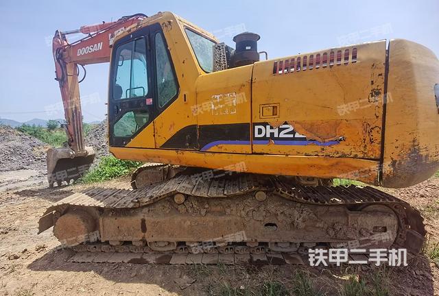 斗山DH220LC-7挖掘机