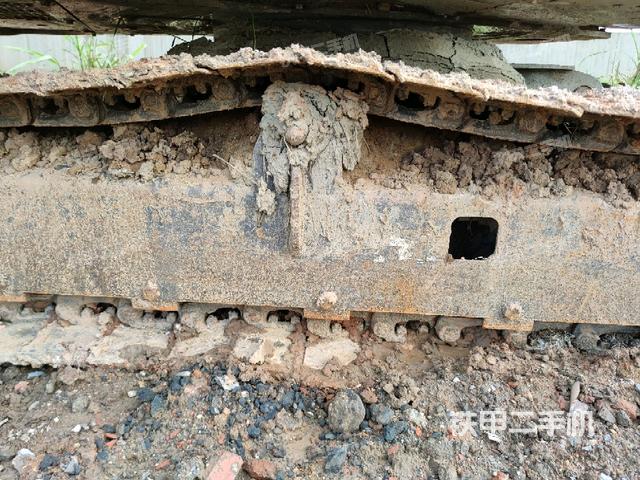 右側(cè)履帶整體?（行走機(jī)構(gòu)）