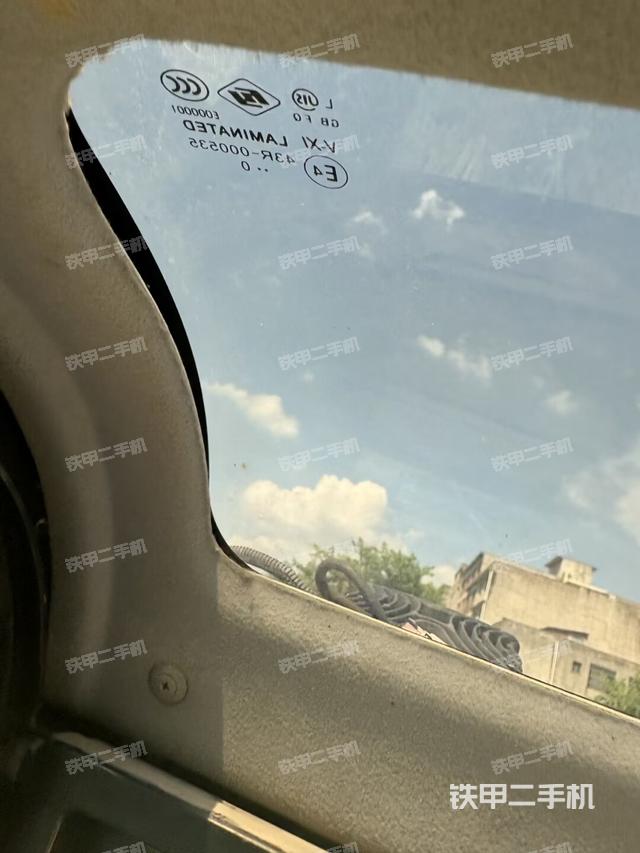 座椅后部（驾驶室部分）