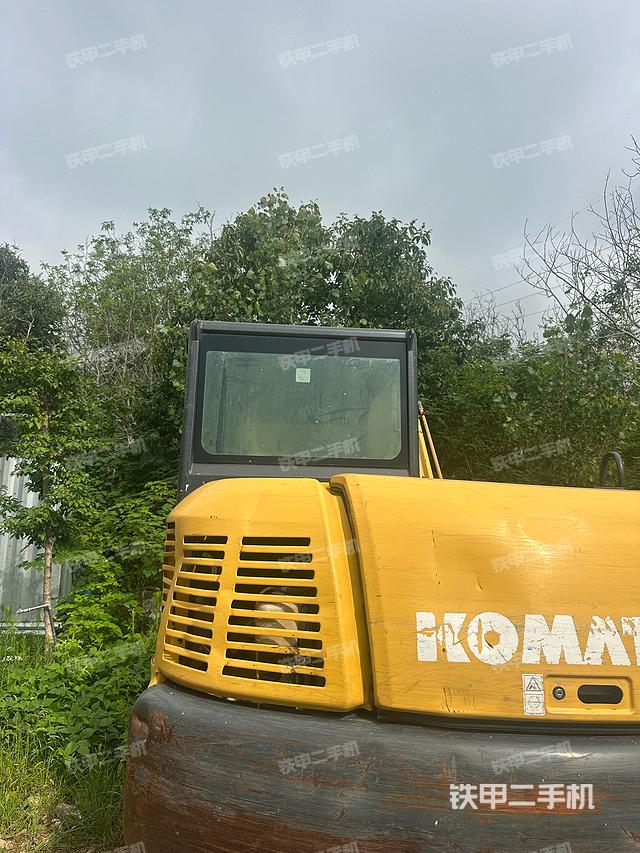 驾驶室顶部（整机外观）