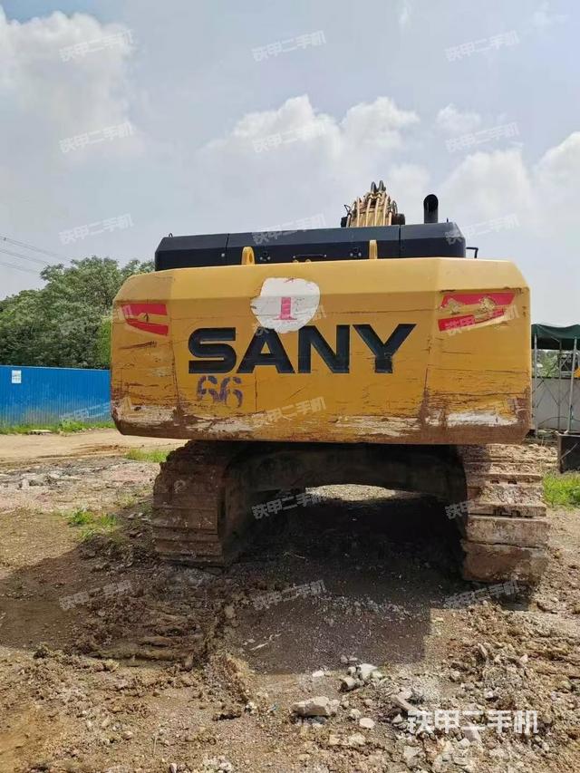 驾驶室顶部（整机外观）