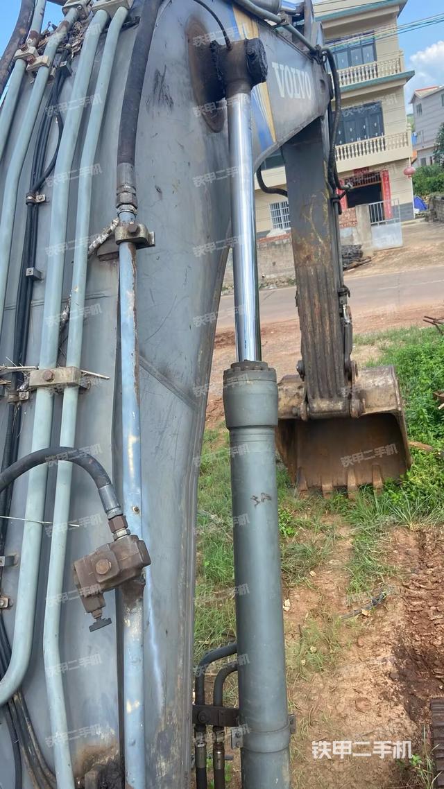 小臂整体右前（工作和回转装置）