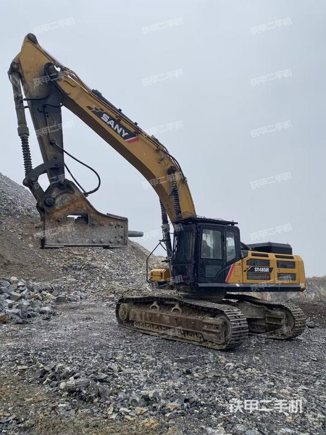 小臂整体左后(工作和回转装置) 小臂整体左后(工作和回转装置)