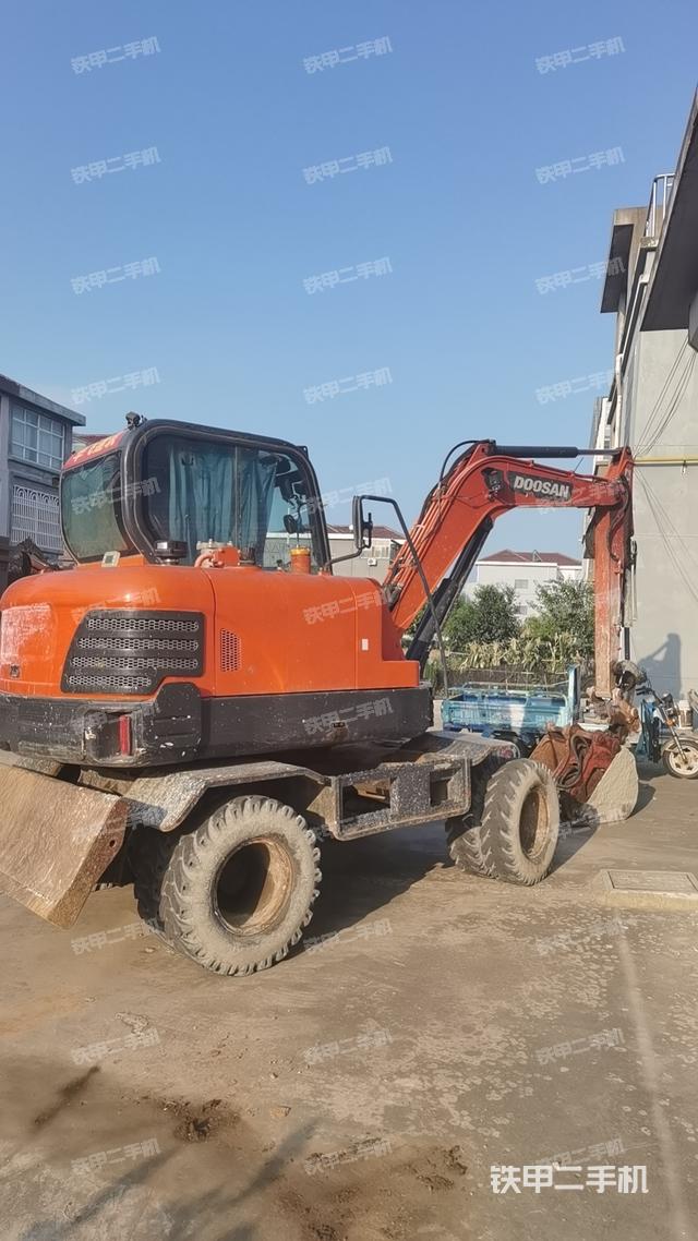 整机右后45°(整机外观) 整机右后45°(整机外观)