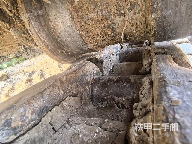 单侧履带整体（整机外观）