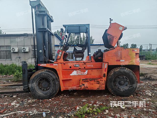 整机左侧（设备外观及核心部件）