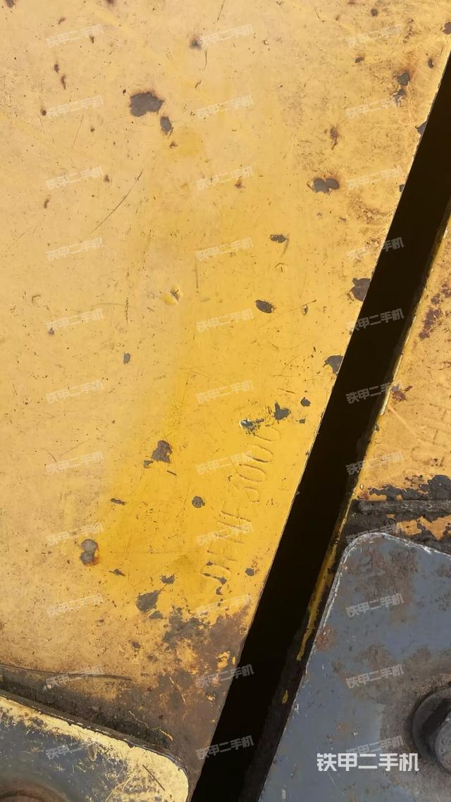 转盘和下车架正前（工作和回转装置）