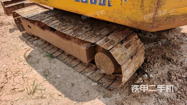 左側(cè)履帶整體?（行走機(jī)構(gòu)）