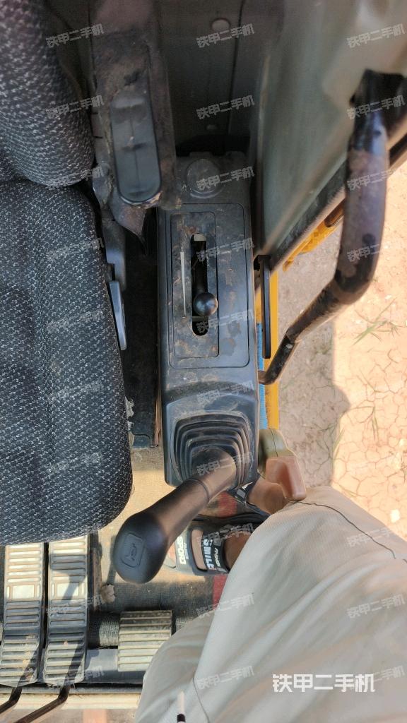 座椅左側(cè)控制臺(tái)/音響/含左手柄（駕駛室部分）