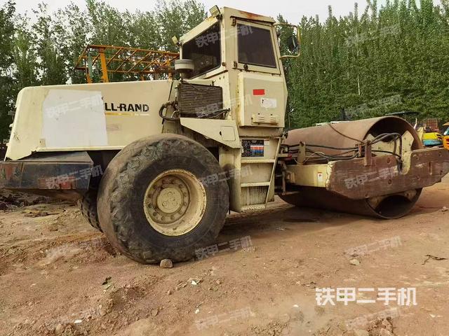 寶馬格BW151AD-4壓路機