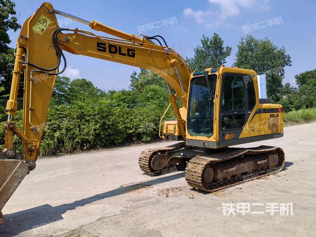 駕駛室整體（整機(jī)外觀）