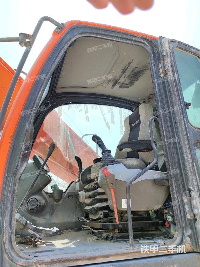 驾驶室整体（整机外观）