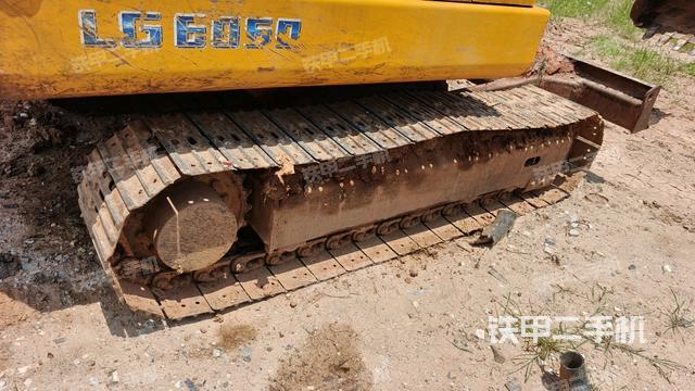 右側(cè)履帶整體?（行走機(jī)構(gòu)）