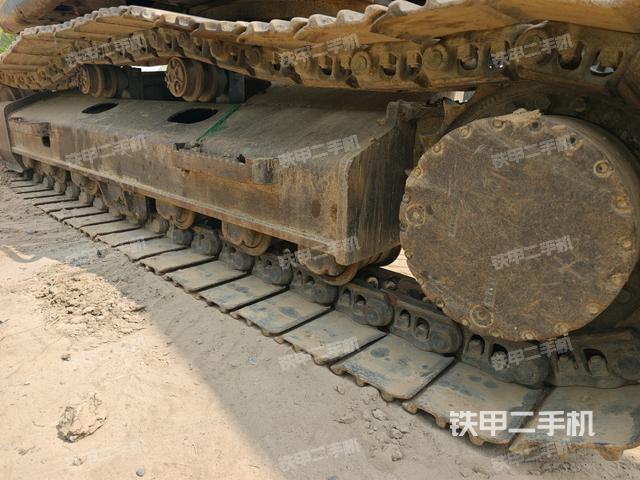 單側(cè)履帶整體（整機(jī)外觀）