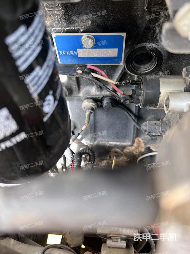 回转马达和主控阀（整机外观）