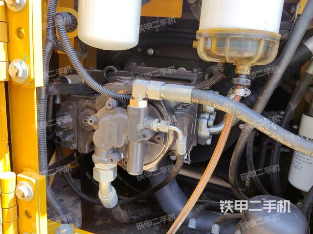 液壓泵艙室正面整體（整機(jī)外觀）