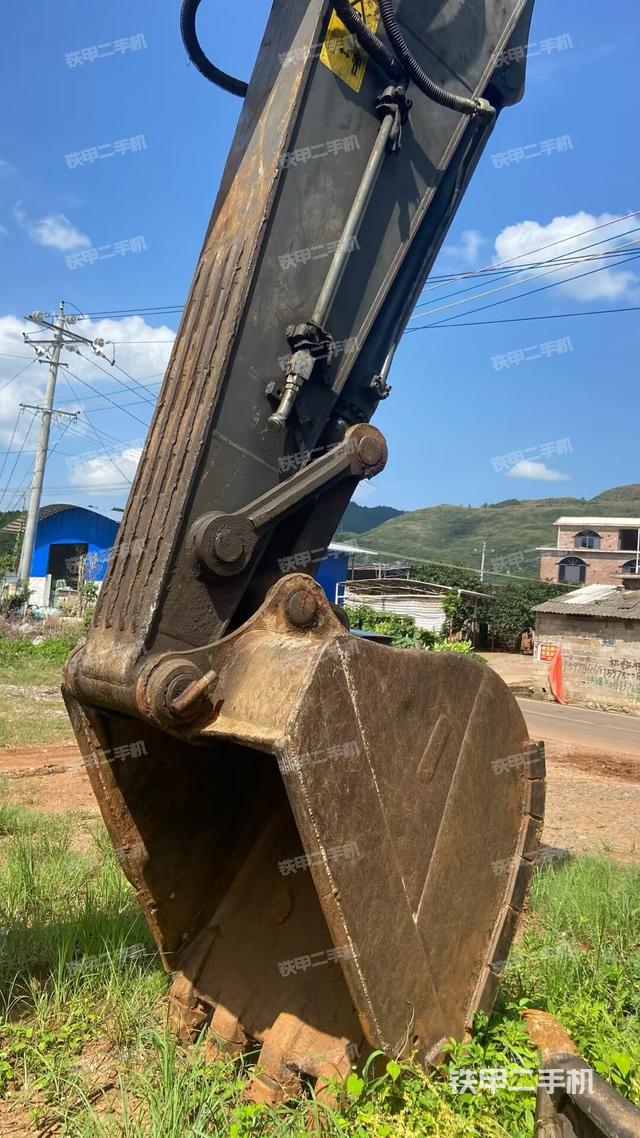 小臂整体左后（工作和回转装置）