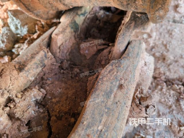 右侧履带整体（行走机构）