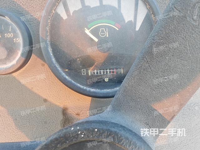 整机右侧（设备外观及核心部件）