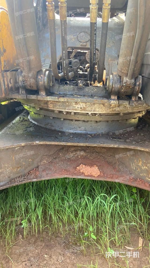 铲斗右后整体（工作和回转装置）