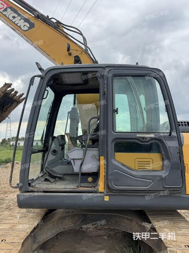 驾驶室整体（整机外观）