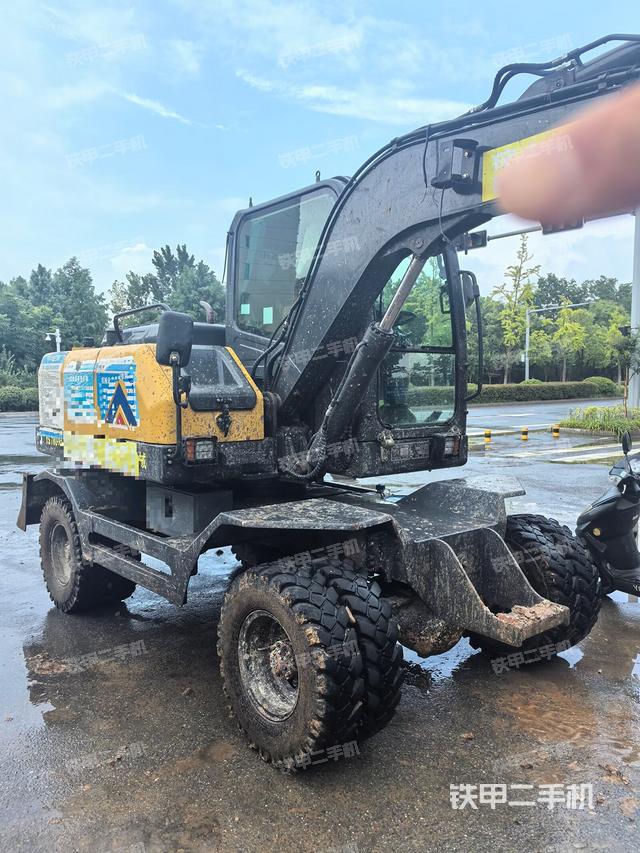 远山机械YS780J-9T挖掘机