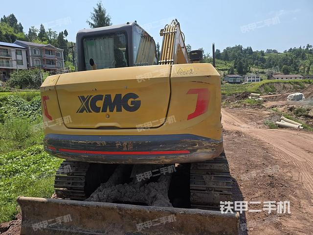 驾驶室顶部（整机外观）