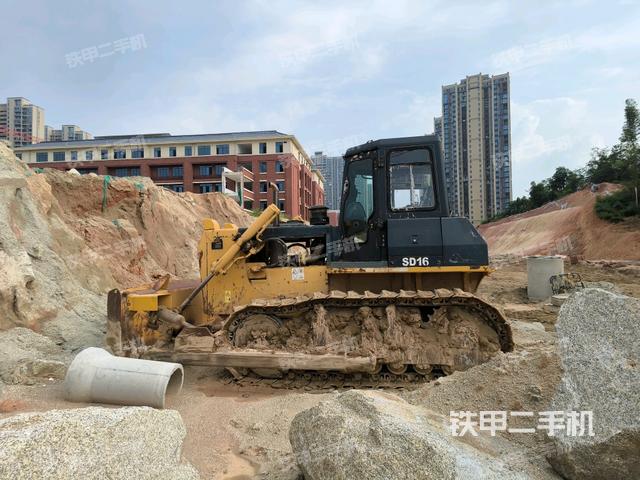 左后45°（推土机整车外观）