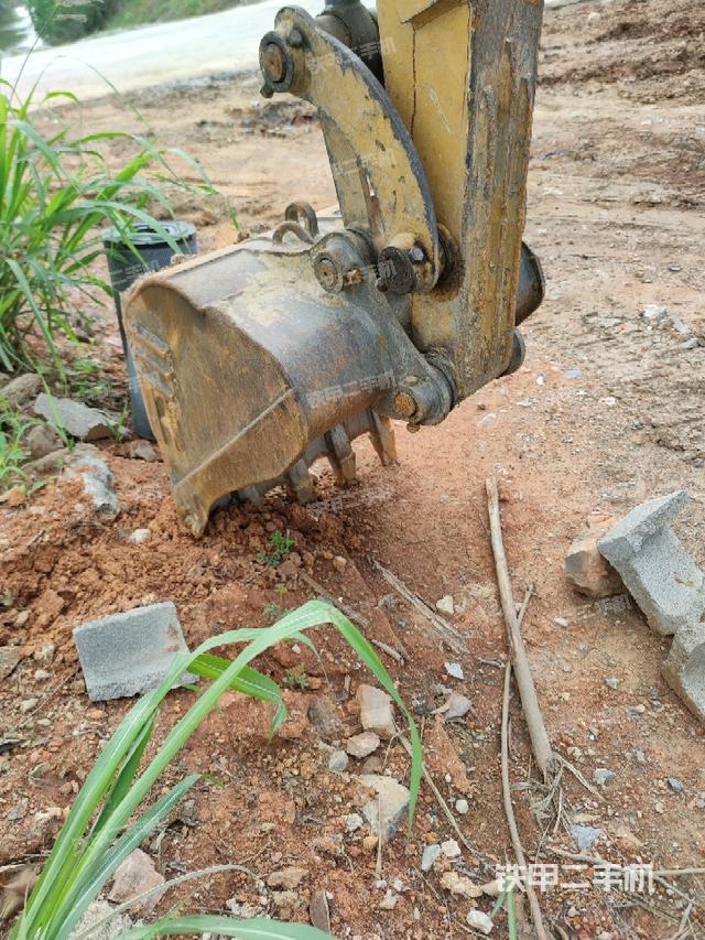 鏟斗右后整體（工作和回轉(zhuǎn)裝置）