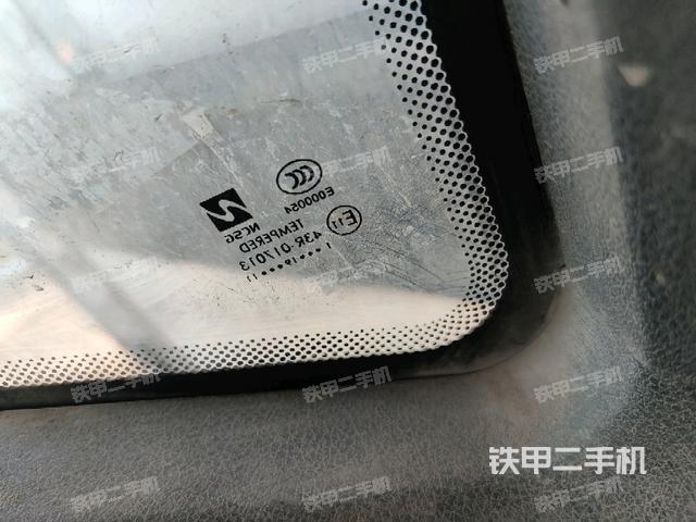 后窗玻璃角標(biāo)(駕駛室部分) 后窗玻璃角標(biāo)(駕駛室部分)