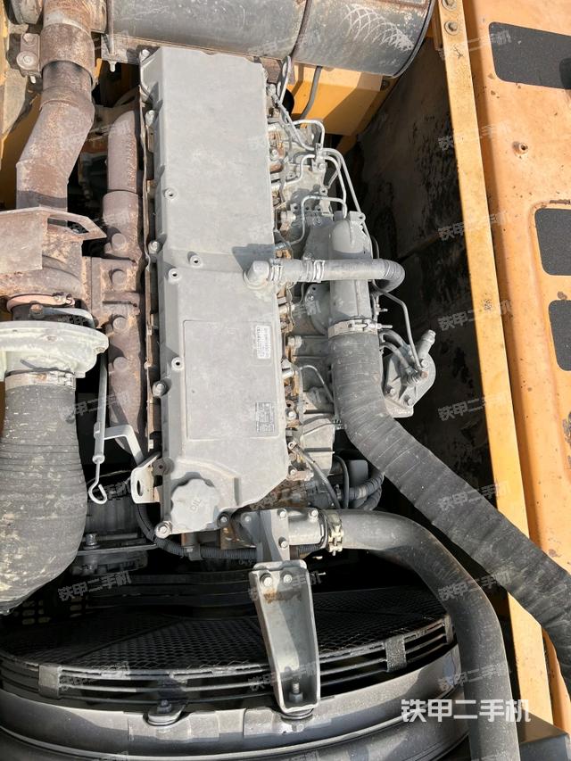 发动机整体俯视(整机外观) 发动机整体俯视(整机外观)