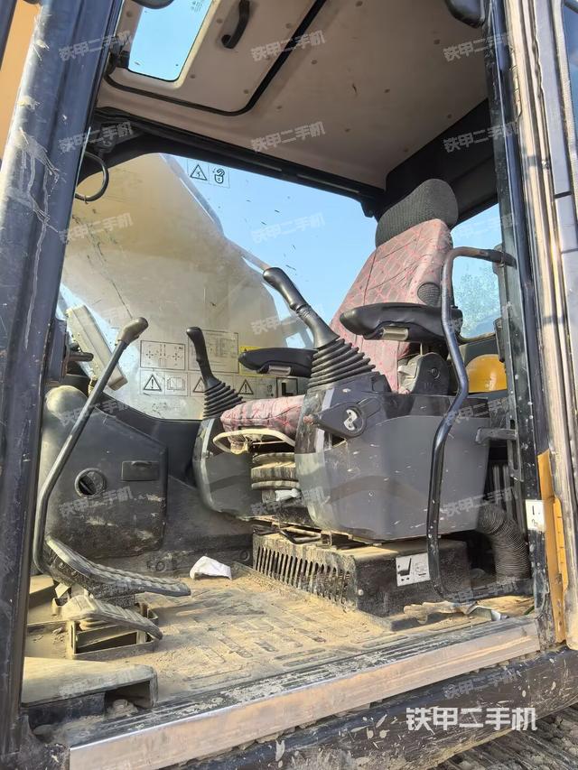 驾驶室整体（整机外观）