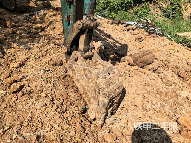 铲斗45度(工作和回转装置) 铲斗45度(工作和回转装置)