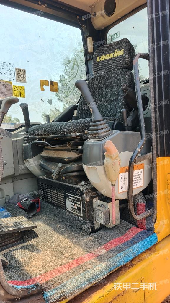 座椅后部（駕駛室部分）