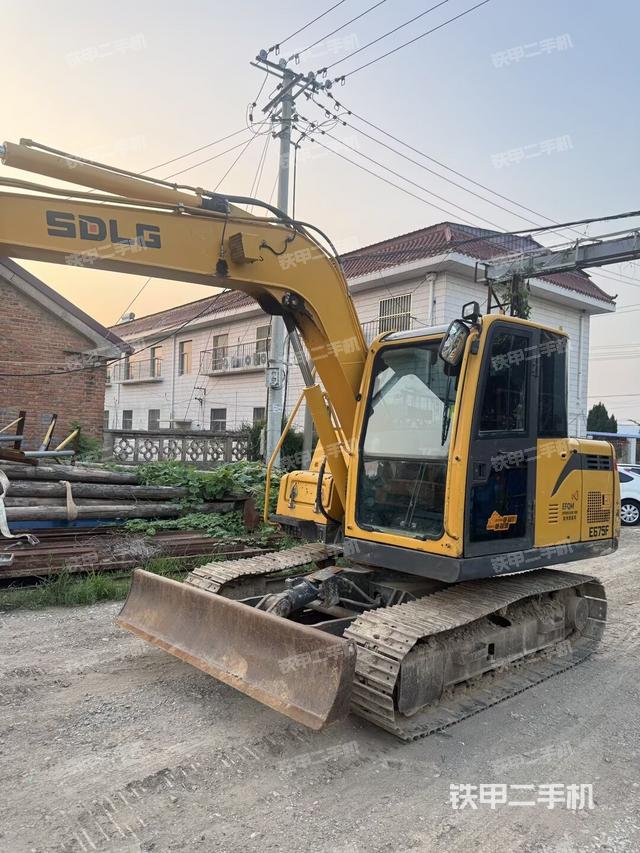 驾驶室整体（整机外观）