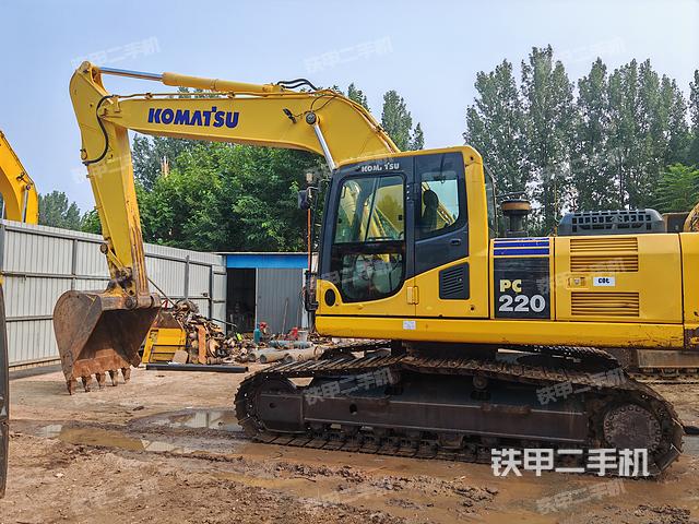 小松PC220-8M0挖掘机