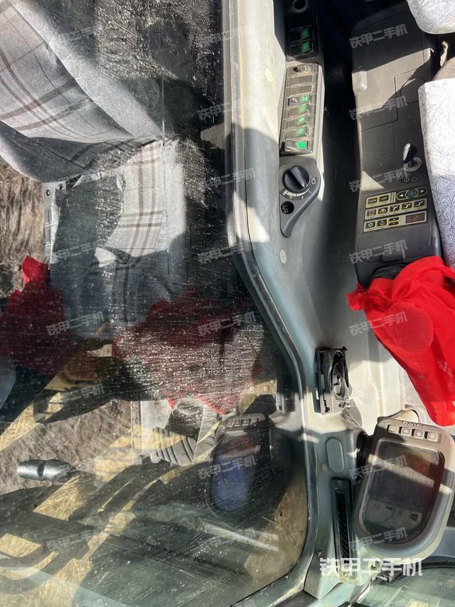 驾驶室整体（整机外观）