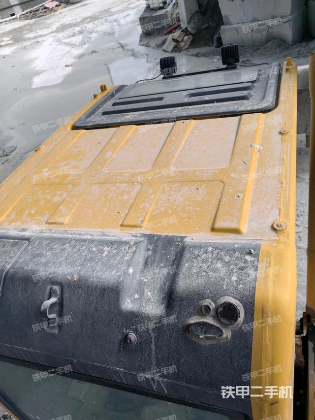 驾驶室顶部（整机外观）