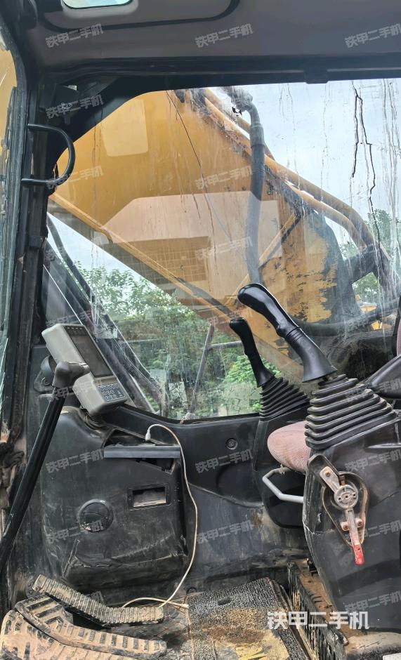 驾驶室整体（整机外观）