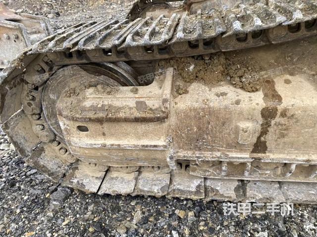 左导向轮(行走机构) 左导向轮(行走机构)