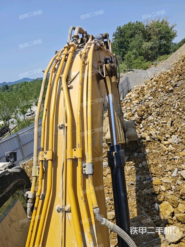 大臂背部俯視（工作和回轉(zhuǎn)裝置）