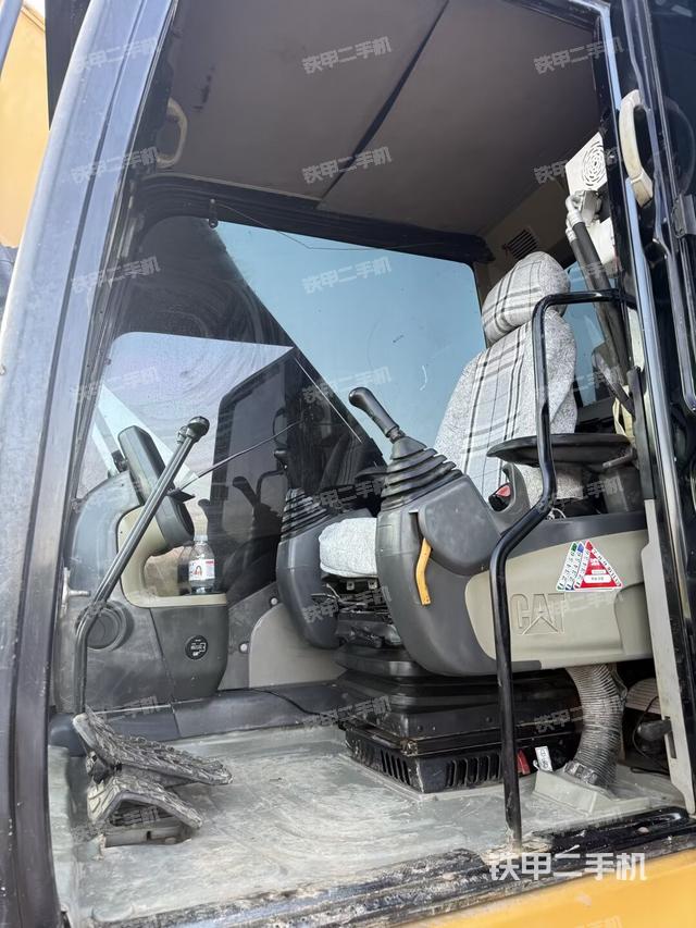 驾驶室整体（整机外观）