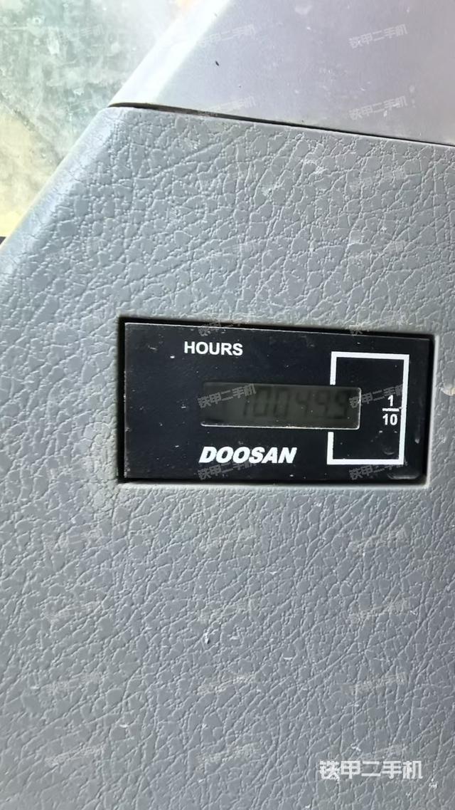 驾驶室整体（整机外观）