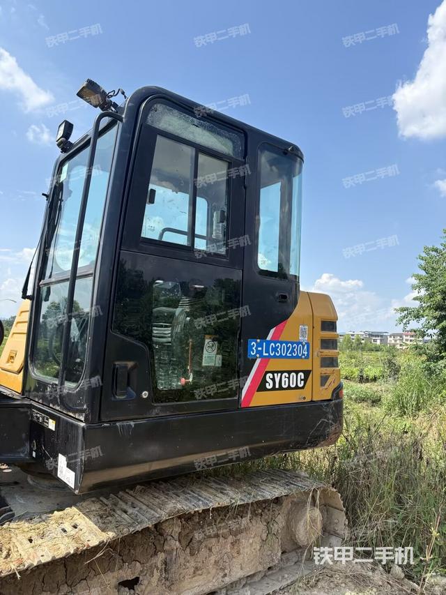  驾驶室正侧（驾驶室部分）