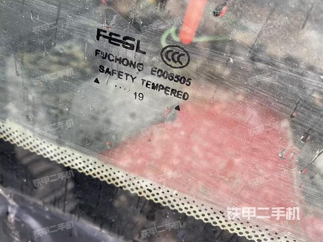 后窗玻璃角标(驾驶室部分) 后窗玻璃角标(驾驶室部分)