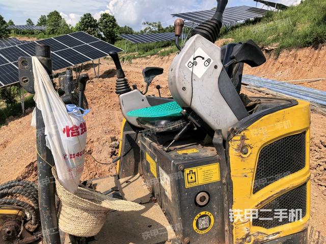 座椅左側(cè)控制臺(tái)/音響/含左手柄（駕駛室部分）