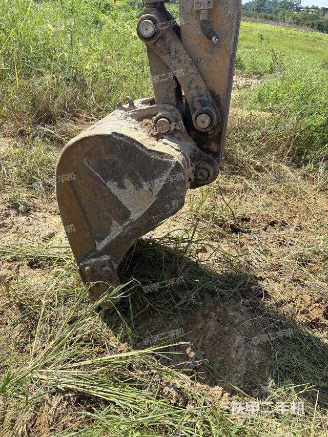 铲斗右后整体（工作和回转装置）