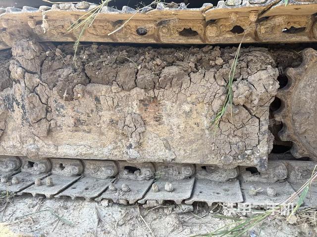 右驱动轮（行走机构）