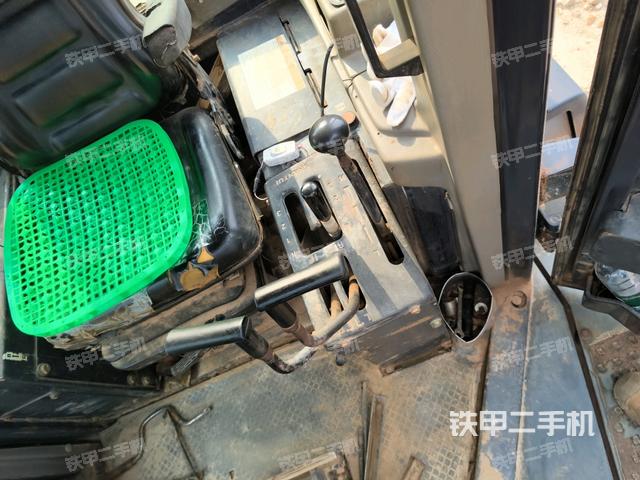 玻璃角标（推土机驾驶室）