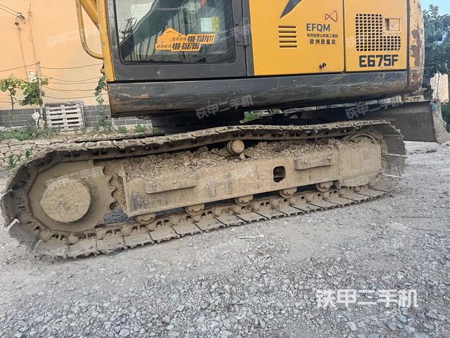 單側(cè)履帶整體（整機(jī)外觀）